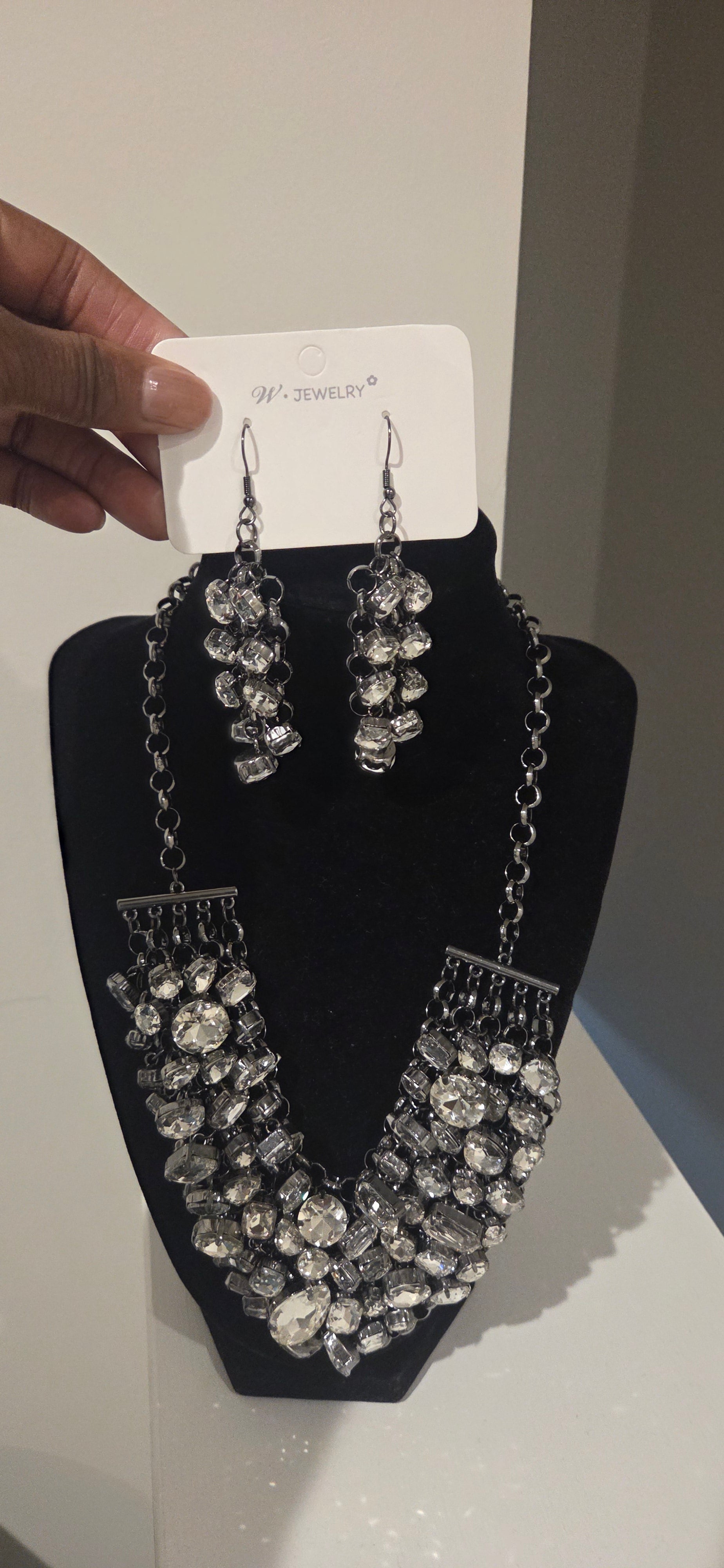 Statement Necklace w/ earrings