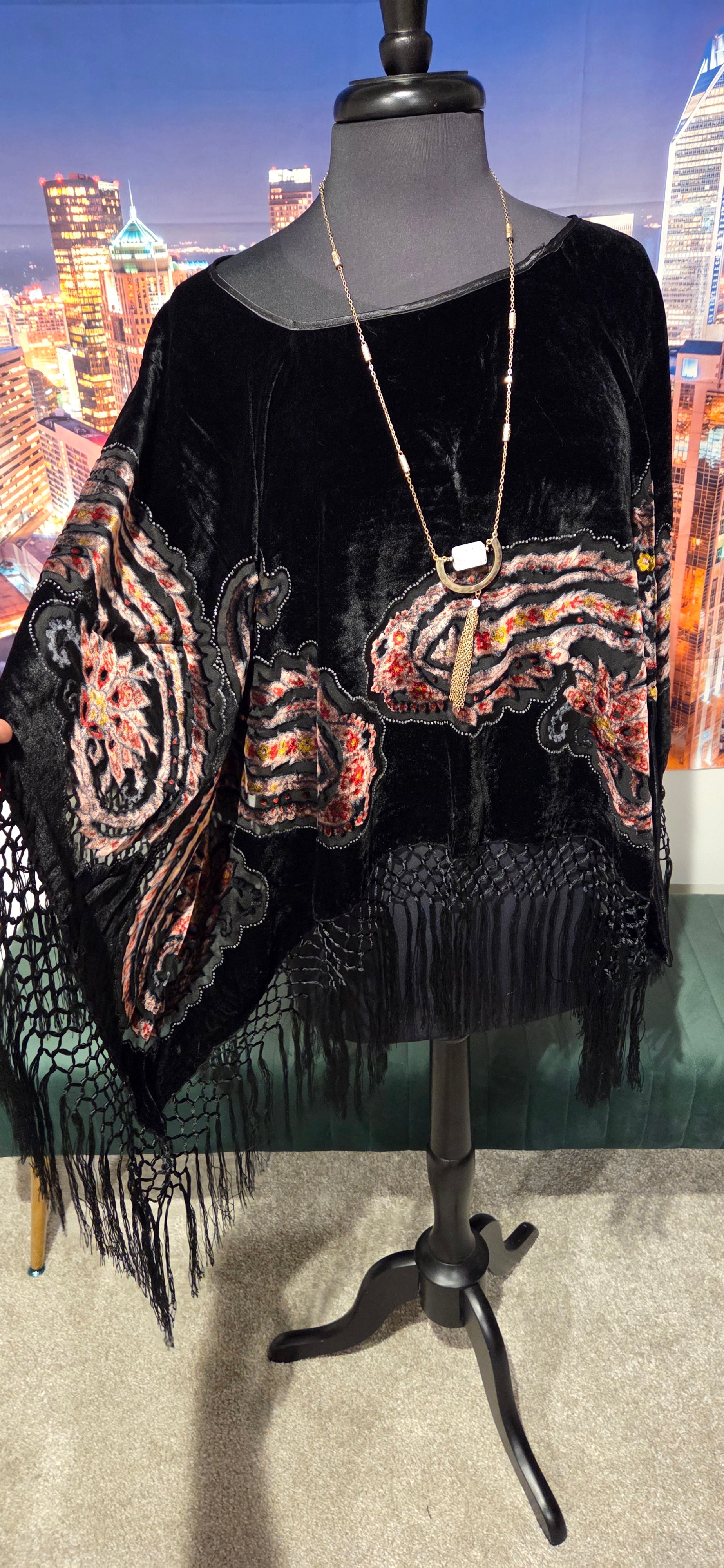 Vintage Vibe Shawl
